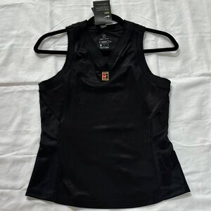 Nike Dry Slim Fit Women's Black Athletic Top. Size S. NWT